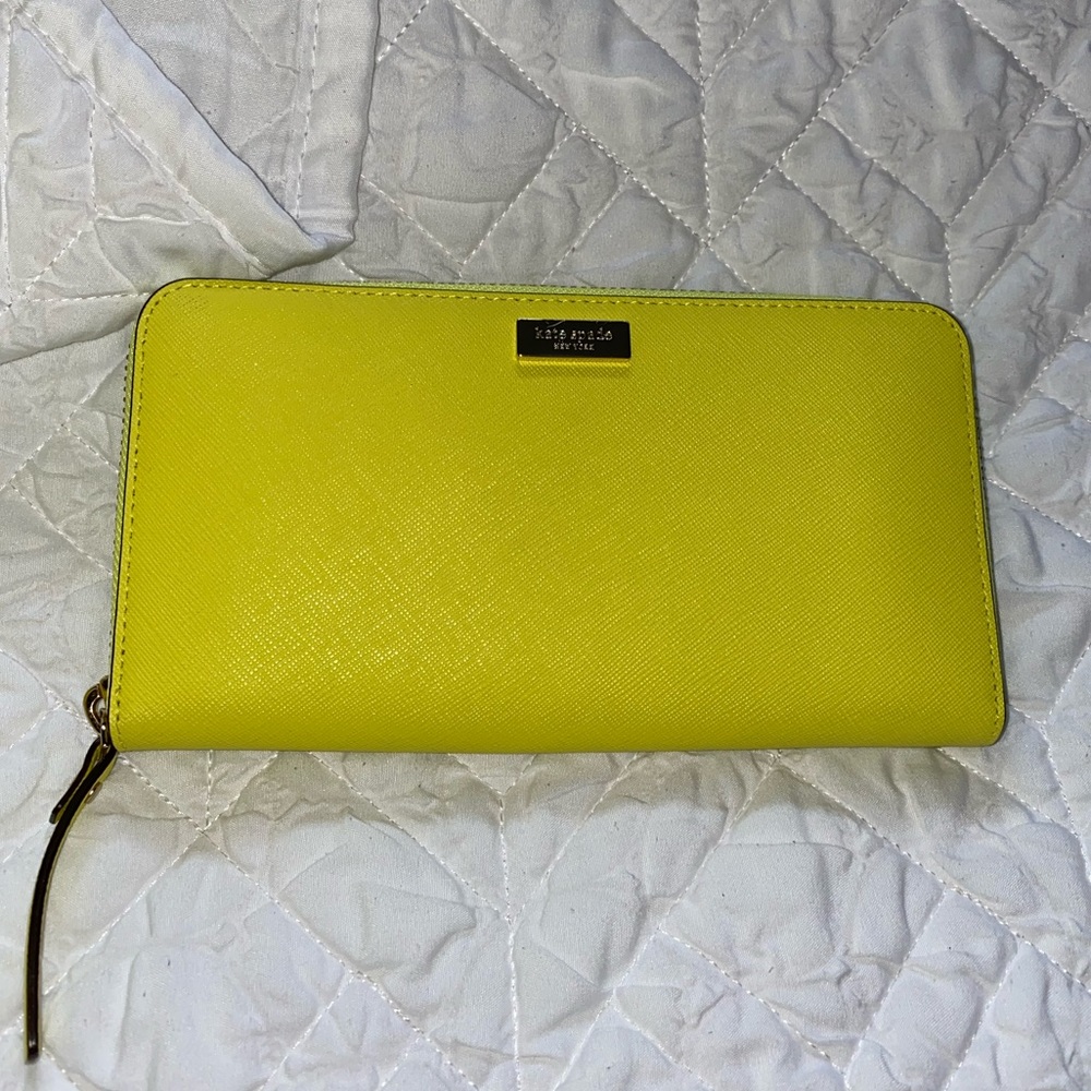 Kate Spade Wallet (brand new)